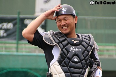 千葉ロッテ 田村龍弘 支給品 バッティンググローブ 登る NPB